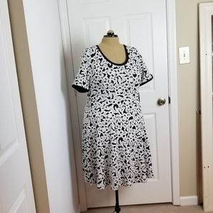 Fit and Flare Short Sleeve Black and White Dress